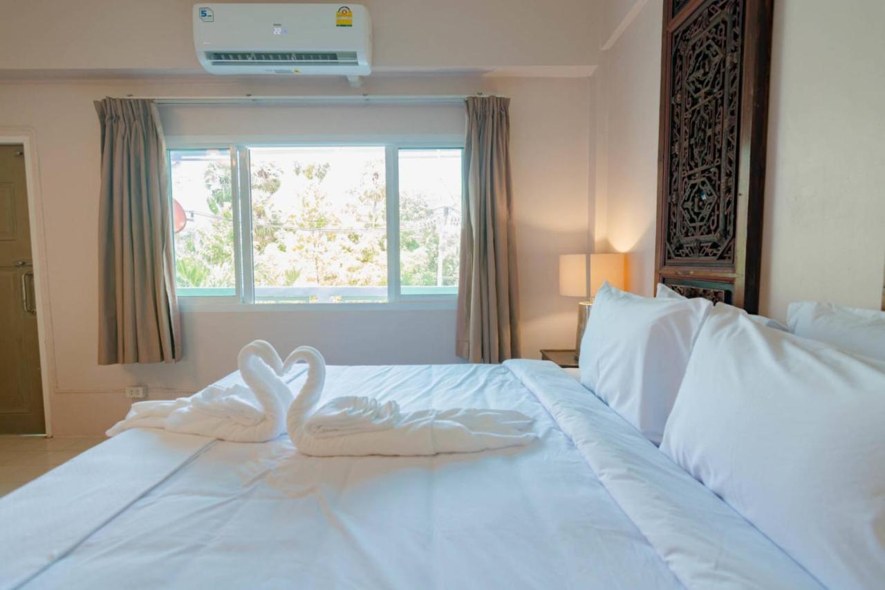 Bed At Beach Hostel Phuket Exterior foto